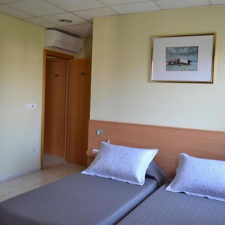 Hostal Bartis ฟิกวยเรส ห้อง รูปภาพ